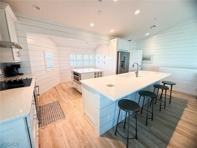 4560 Conch Shell DR, Upper Captiva, FL 33924