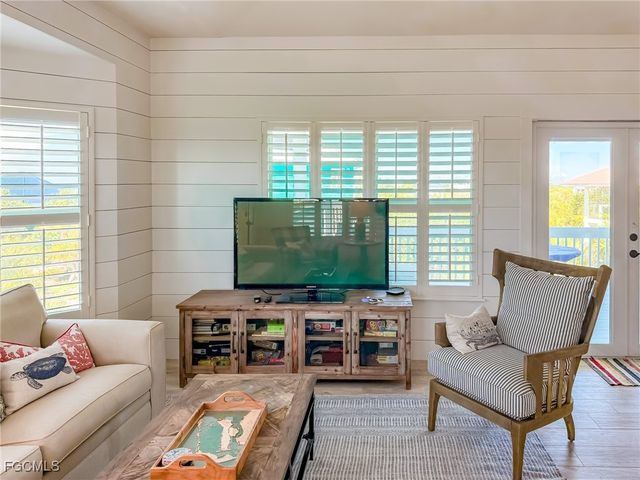 4560 Conch Shell DR, Upper Captiva, FL 33924