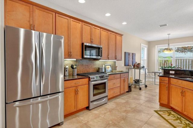 307 JESSAMINE AVENUE, New Smyrna Beach, FL 32169