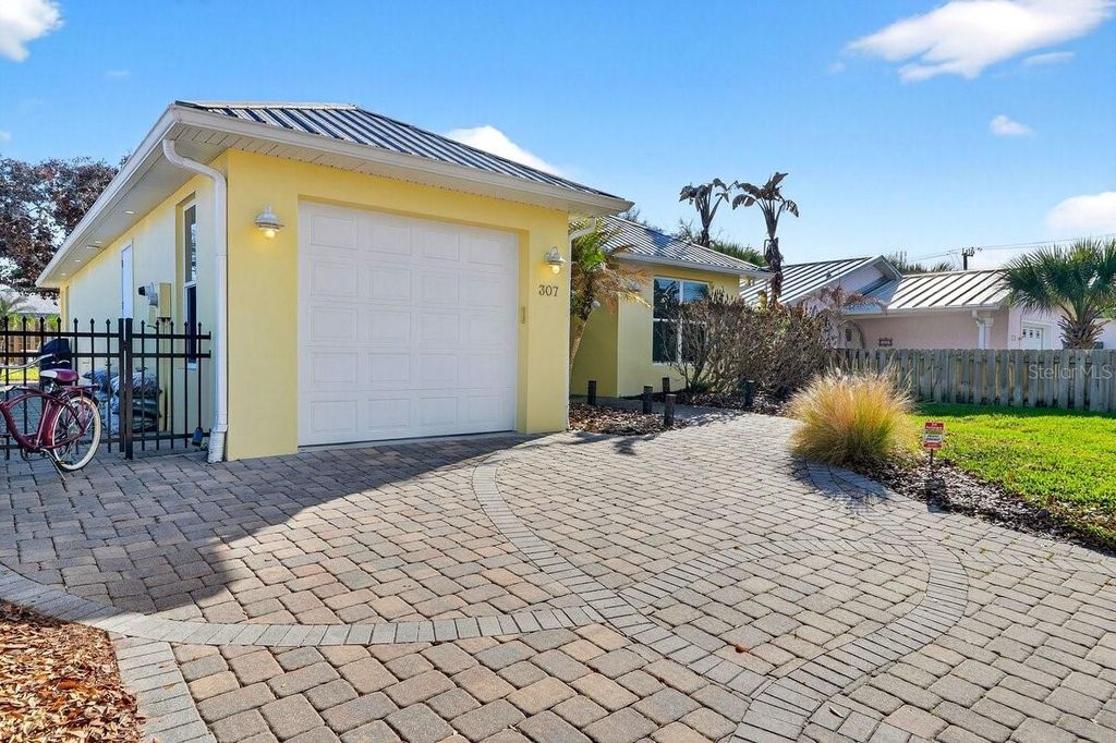 Image 2 of property listing at 307 JESSAMINE AVENUE, New Smyrna Beach, FL 32169