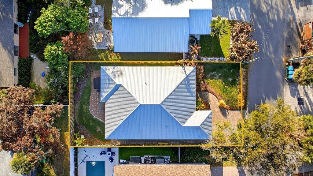 Image 11 of property listing at 307 JESSAMINE AVENUE, New Smyrna Beach, FL 32169