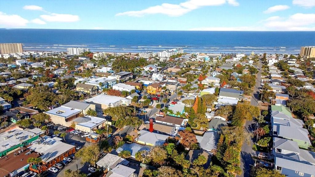 Image 12 of property listing at 307 JESSAMINE AVENUE, New Smyrna Beach, FL 32169