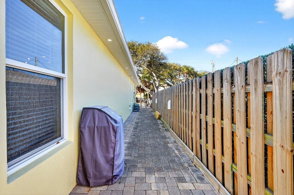 Image 4 of property listing at 307 JESSAMINE AVENUE, New Smyrna Beach, FL 32169