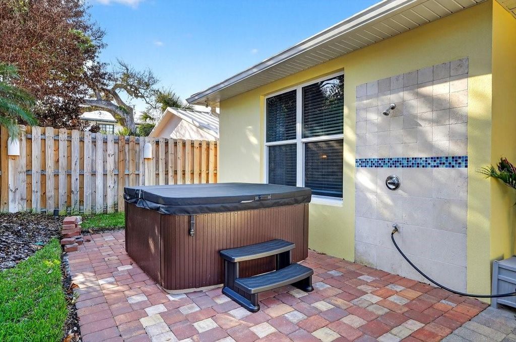 Image 9 of property listing at 307 JESSAMINE AVENUE, New Smyrna Beach, FL 32169