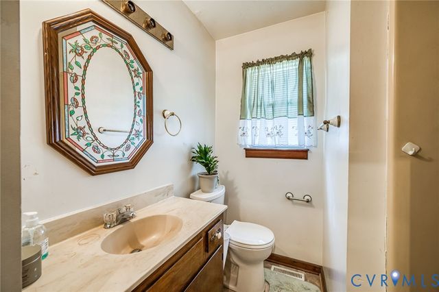 9508 Tranquility Ln, Sutherland, VA 23885