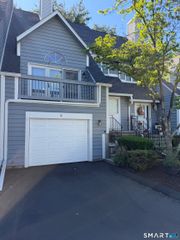 16 Hawley Glen 16, Stratford, CT 06614