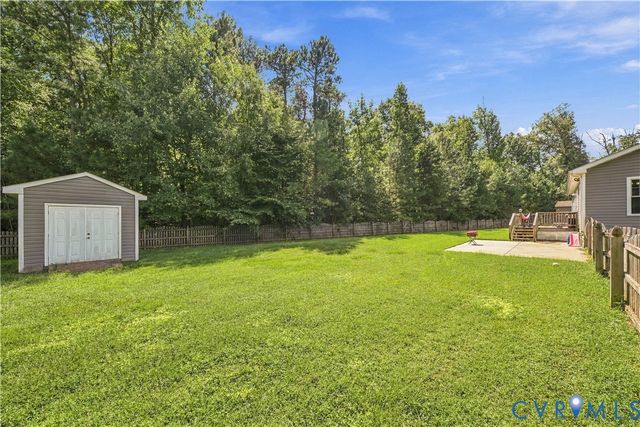 10121 Ashglade Ct, Ashland, VA 23005