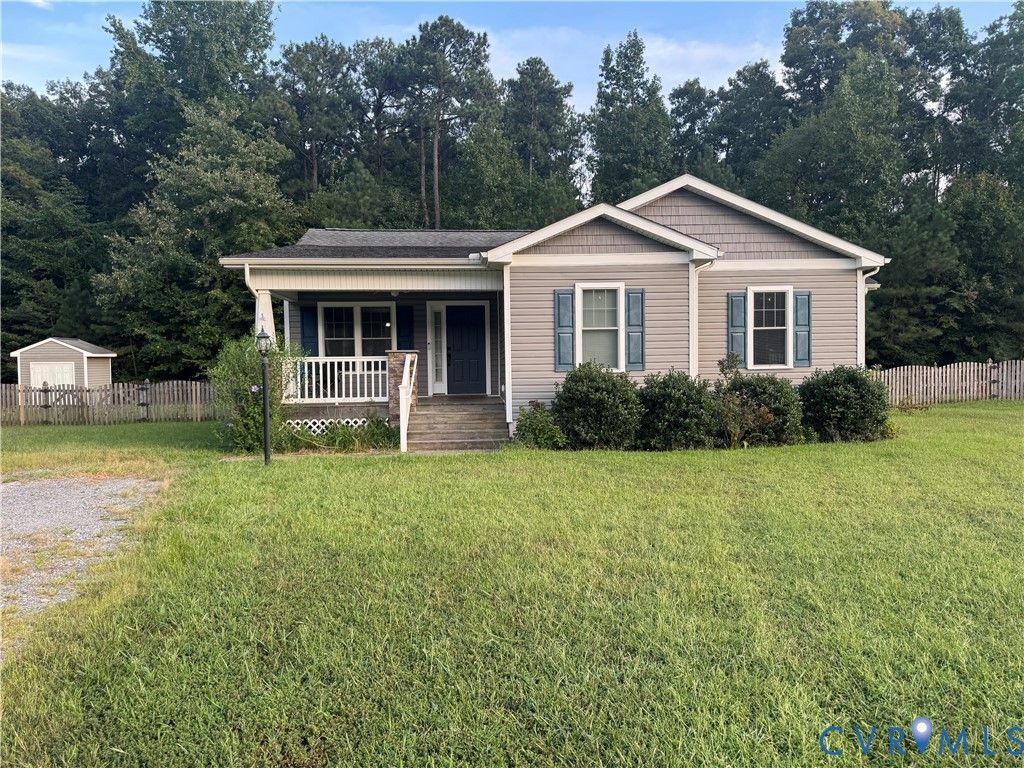 10121 Ashglade Ct, Ashland, VA 23005