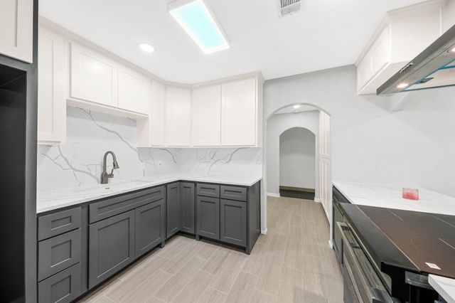 5930 County Road 396, Alvin, TX 77511