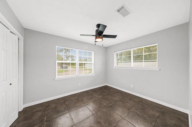 5930 County Road 396, Alvin, TX 77511