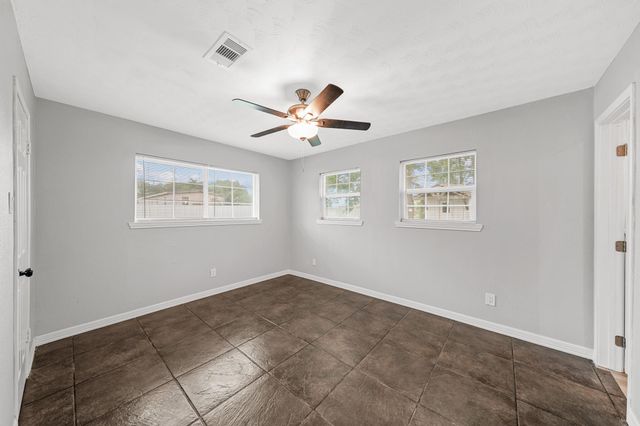 5930 County Road 396, Alvin, TX 77511