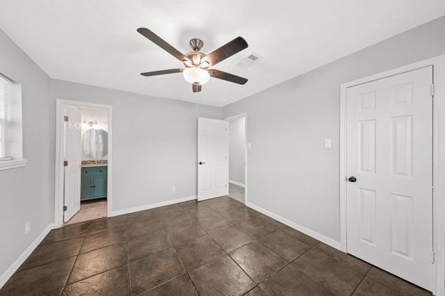 5930 County Road 396, Alvin, TX 77511