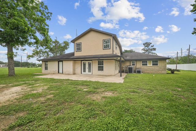 5930 County Road 396, Alvin, TX 77511