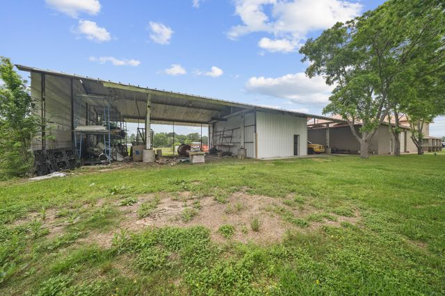 5930 County Road 396, Alvin, TX 77511