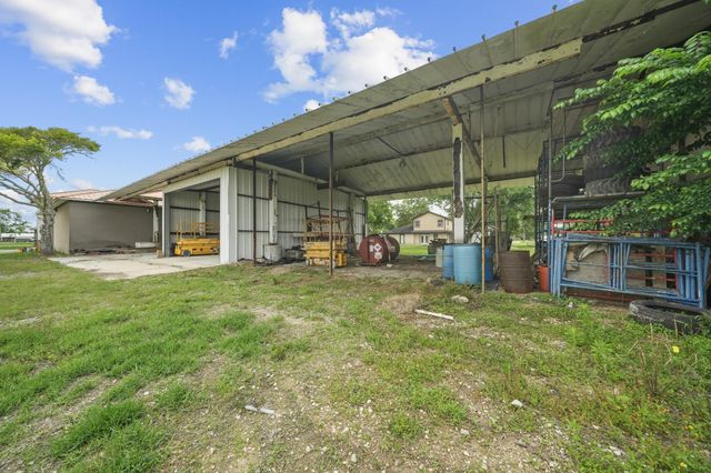 5930 County Road 396, Alvin, TX 77511