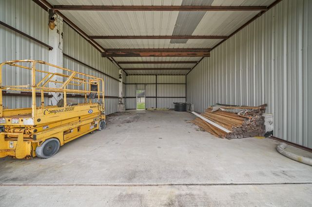 5930 County Road 396, Alvin, TX 77511