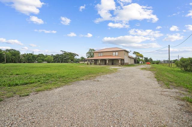 5930 County Road 396, Alvin, TX 77511