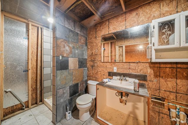 5930 County Road 396, Alvin, TX 77511
