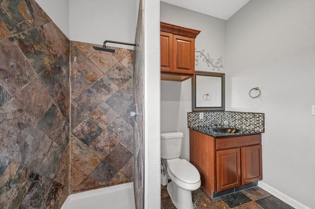 5930 County Road 396, Alvin, TX 77511