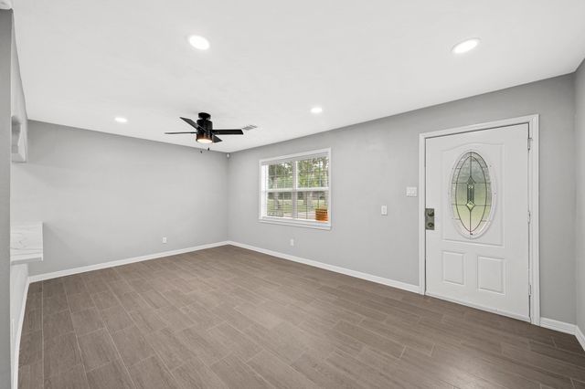 5930 County Road 396, Alvin, TX 77511