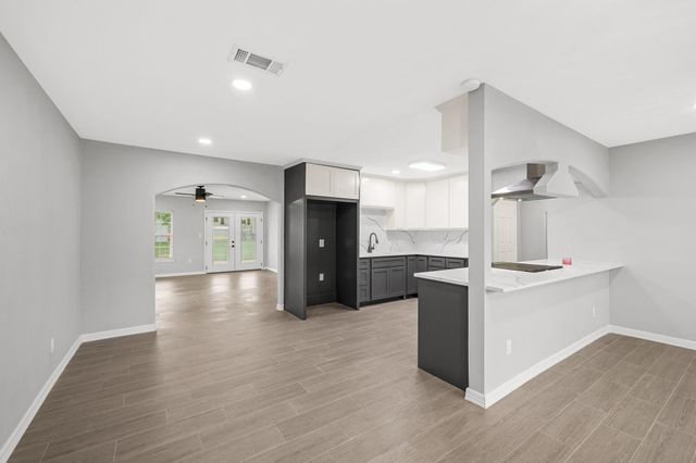 5930 County Road 396, Alvin, TX 77511