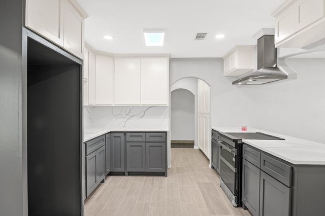 5930 County Road 396, Alvin, TX 77511