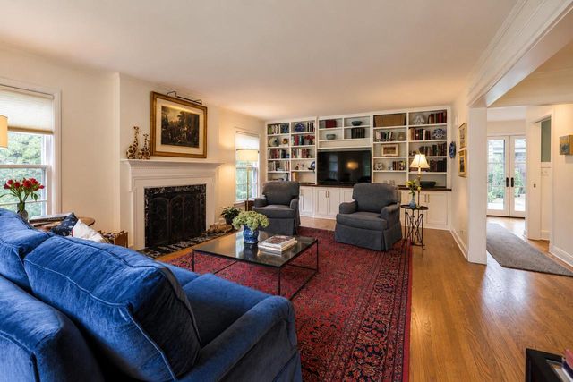 7822 W Wisconsin AVENUE, Wauwatosa, WI 53213