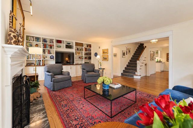 7822 W Wisconsin AVENUE, Wauwatosa, WI 53213