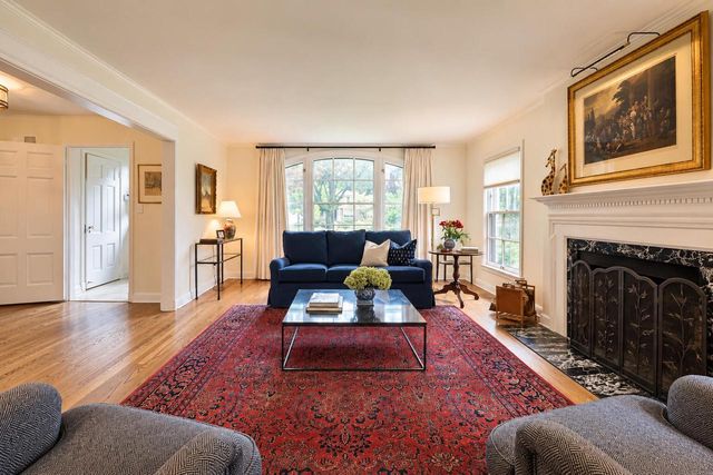 7822 W Wisconsin AVENUE, Wauwatosa, WI 53213