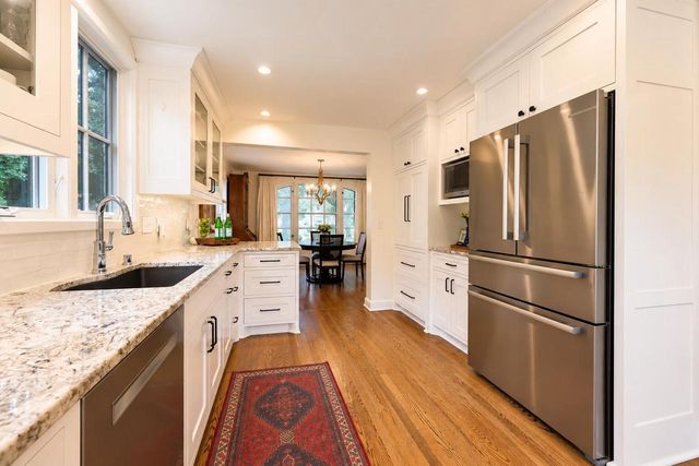 7822 W Wisconsin AVENUE, Wauwatosa, WI 53213