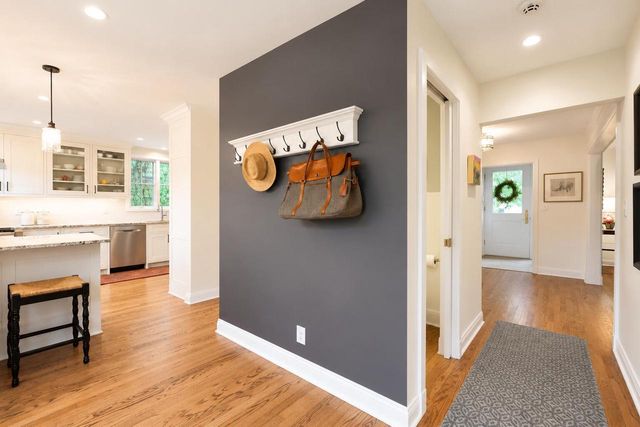 7822 W Wisconsin AVENUE, Wauwatosa, WI 53213