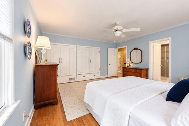7822 W Wisconsin AVENUE, Wauwatosa, WI 53213