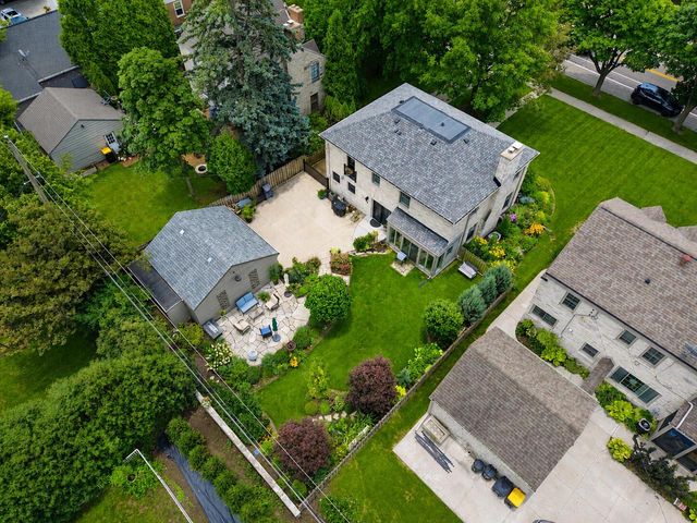 7822 W Wisconsin AVENUE, Wauwatosa, WI 53213