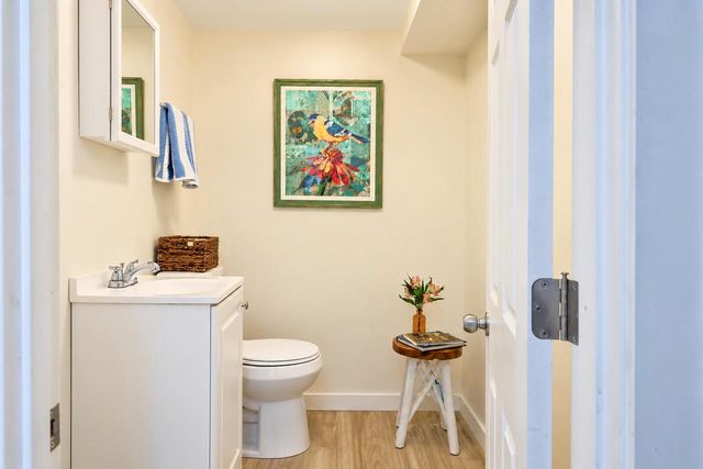 7822 W Wisconsin AVENUE, Wauwatosa, WI 53213