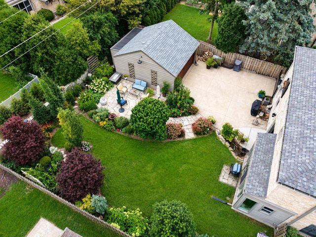 7822 W Wisconsin AVENUE, Wauwatosa, WI 53213