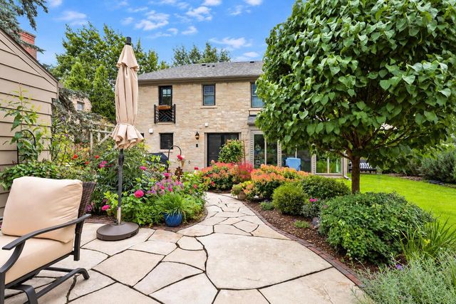 7822 W Wisconsin AVENUE, Wauwatosa, WI 53213