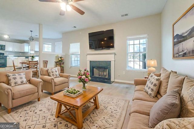2931 Two Lake Circle, Atlanta, GA 30349