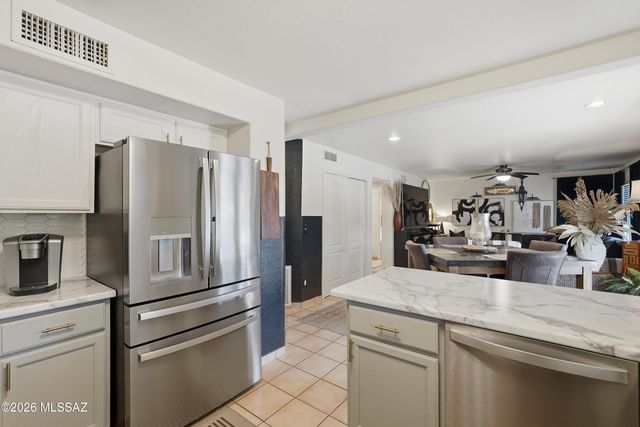 6734 W Nueva Vista Drive, Tucson, AZ 85743