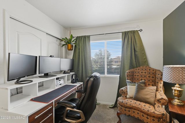 6734 W Nueva Vista Drive, Tucson, AZ 85743