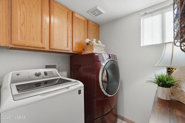 6734 W Nueva Vista Drive, Tucson, AZ 85743