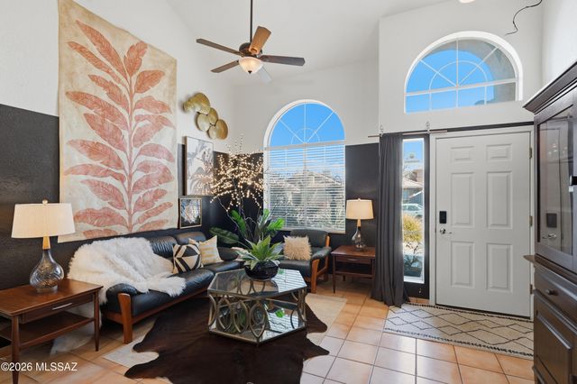 6734 W Nueva Vista Drive, Tucson, AZ 85743