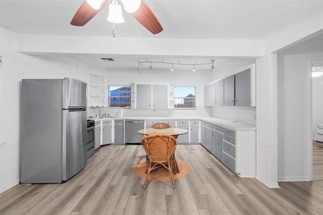 3811 Las Palmas Street, Galveston, TX 77554