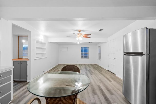 3811 Las Palmas Street, Galveston, TX 77554