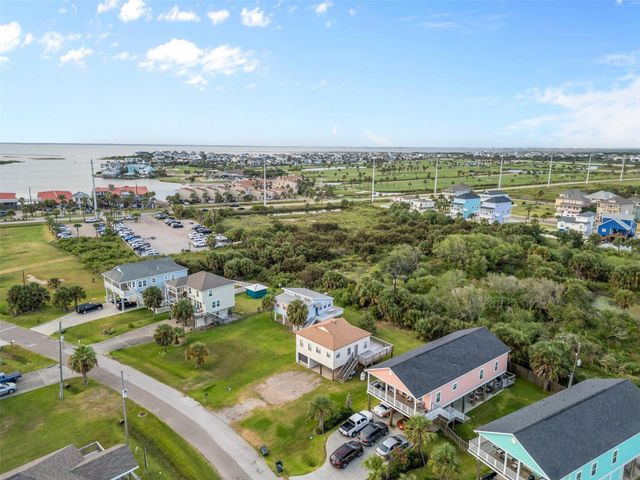 3811 Las Palmas Street, Galveston, TX 77554