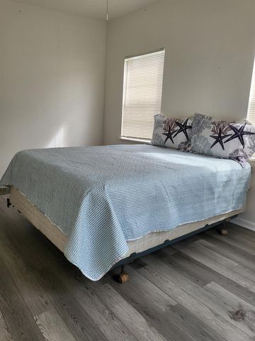 3811 Las Palmas Street, Galveston, TX 77554