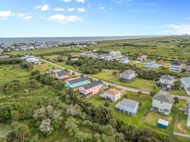 3811 Las Palmas Street, Galveston, TX 77554