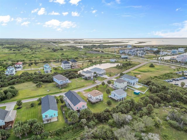 3811 Las Palmas Street, Galveston, TX 77554