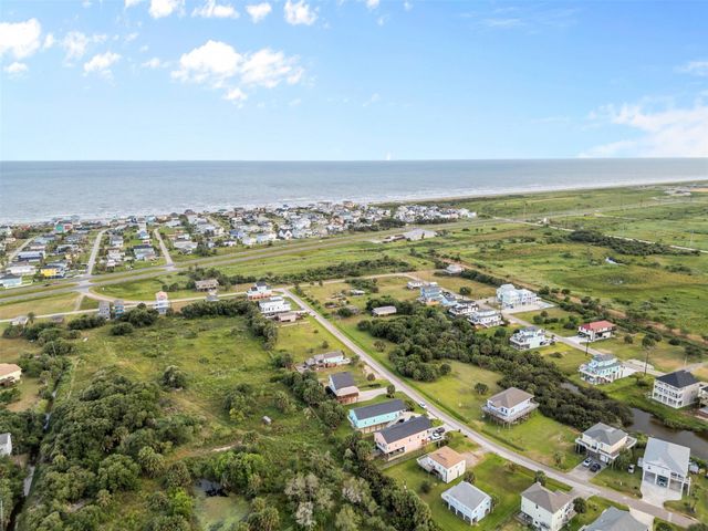 3811 Las Palmas Street, Galveston, TX 77554