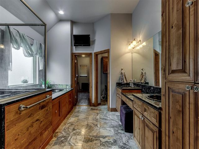 600 N Henney Road, Choctaw, OK 73020