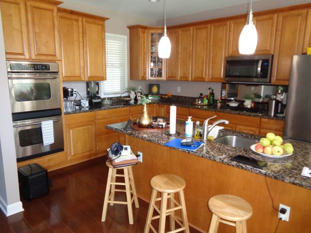 1915 W Cobblestone Lane, Mchenry, IL 60051